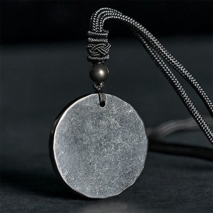 Collana con ciondolo di protezione in pietra di shungite autentica con cerchio Buddha Stones dal design semplice - Pietra di shungite (Protezione ♥ Radicamento) - 35-40 mm - image 0