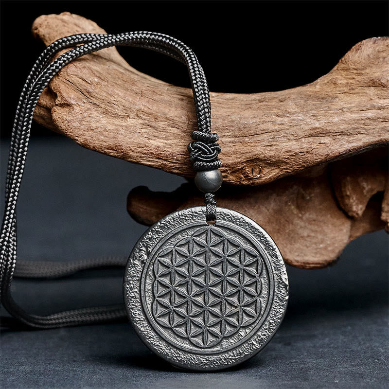 Collana con ciondolo di protezione in pietra di shungite autentica con intaglio del fiore della vita Buddha Stones - image 3