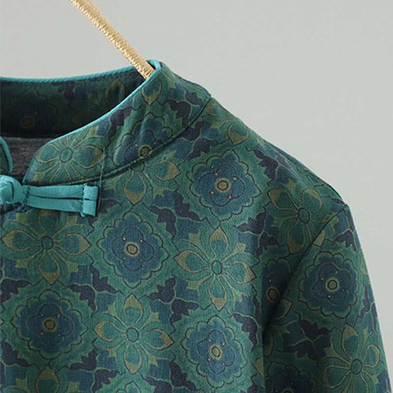 Abito midi a maniche lunghe con motivo floreale, colletto rialzato e bottoni a rana, motivo Buddha Stones - image 5