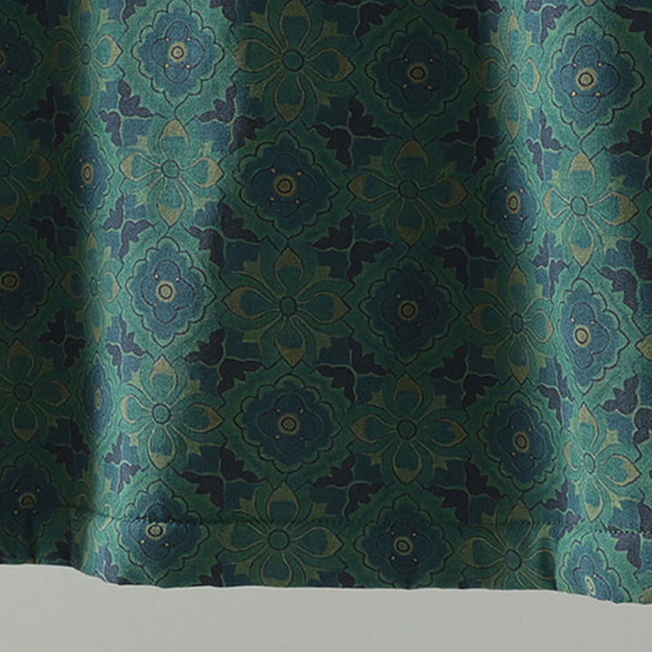 Abito midi a maniche lunghe con motivo floreale, colletto rialzato e bottoni a rana, motivo Buddha Stones - image 8