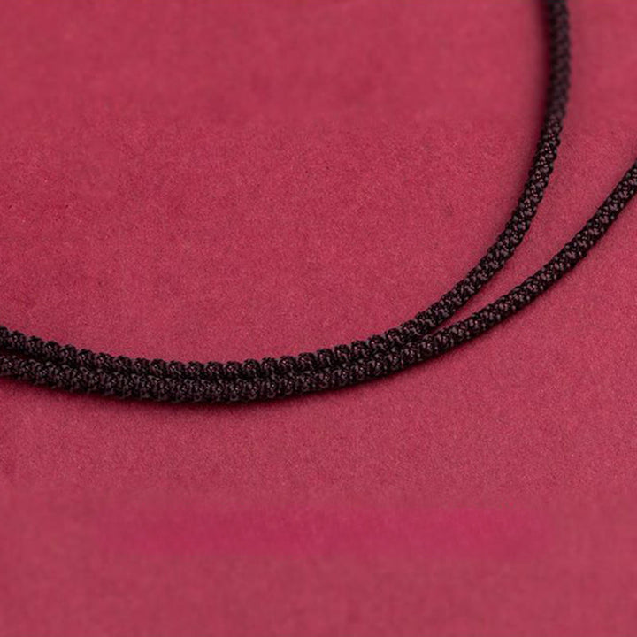 Collana con ciondolo in corda di benedizione in cinabro con design inciso, anno del cavallo, zodiaco cinese Buddha Stones - image 42