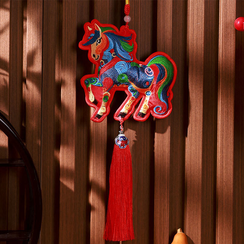 Decorazione da appendere con nappa a campana ricamata con Buddha Stones dell'anno del cavallo - Nappa a forma di cavallo colorata su sfondo rosso (10*13 cm) - image 10