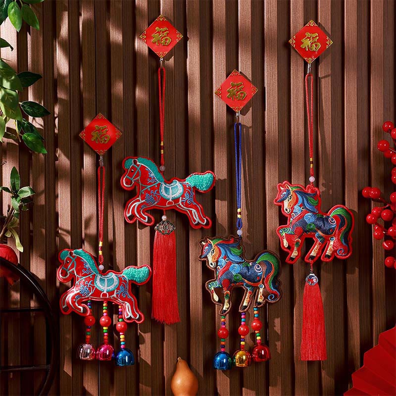 Decorazione da appendere con nappa a campana ricamata con Buddha Stones dell'anno del cavallo - image 0