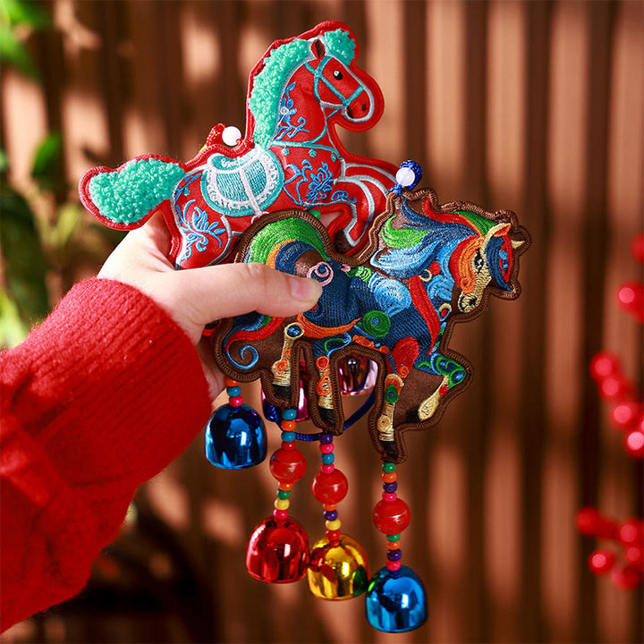 Decorazione da appendere con nappa a campana ricamata con Buddha Stones dell'anno del cavallo - image 17