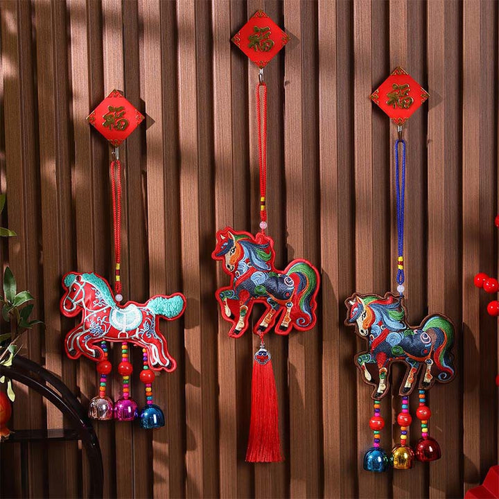 Decorazione da appendere con nappa a campana ricamata con Buddha Stones dell'anno del cavallo - image 15