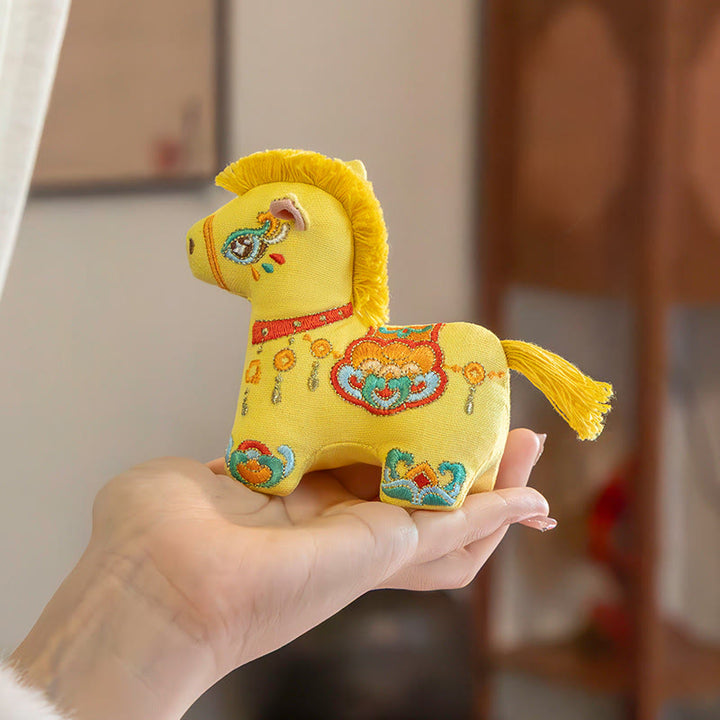 Decorazione da appendere con ricamo in filo rosso dell'anno del cavallo , Buddha Stones - Cavallo giallo (11,1*9,7 cm) - image 10