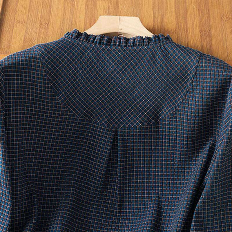 Camicia da donna in cotone a maniche lunghe con scollo a V, bottoni e motivo a quadri blu Buddha Stones Fall - image 4