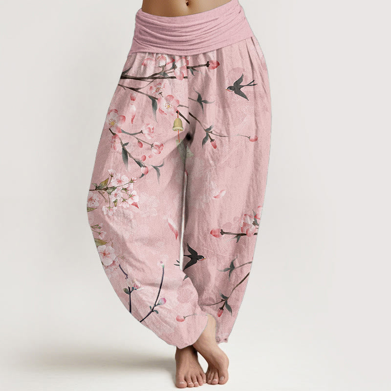Pantaloni harem da donna con elastico in vita e motivo Buddha Stones in cotone con fiori di pesco e oche volanti - Rosa - US22, UK/AU26, EU54 (6XL) - image 4