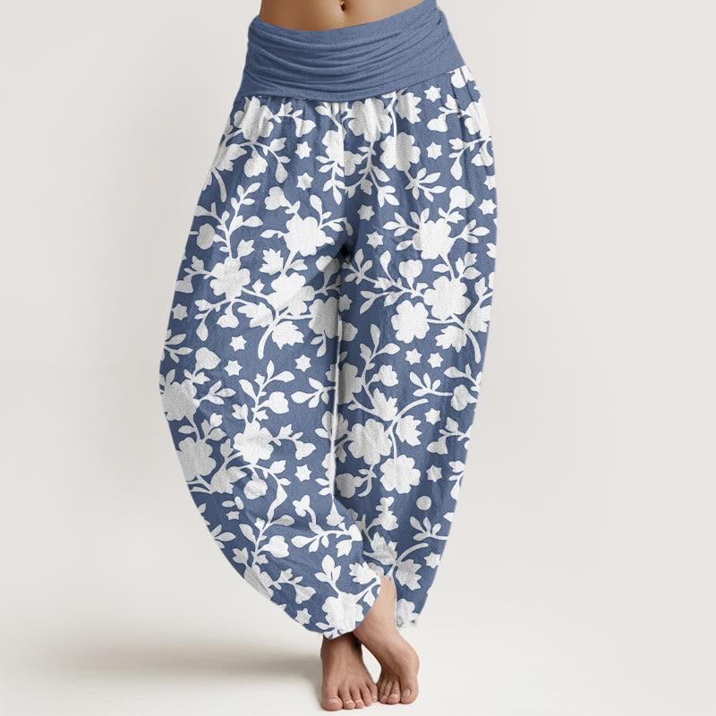 Pantaloni harem da donna con elastico in vita, motivo a fiori bianchi, foglie e stelle, in puro cotone, motivo Buddha Stones - SteelBlue - US16, UK/AU20, EU48 (3XL) - image 0