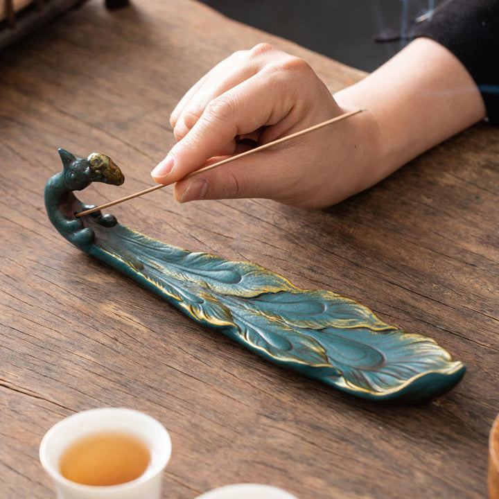 Bruciatore di incenso per la casa Buddha Stones a forma di pavone e portafortuna - image 2