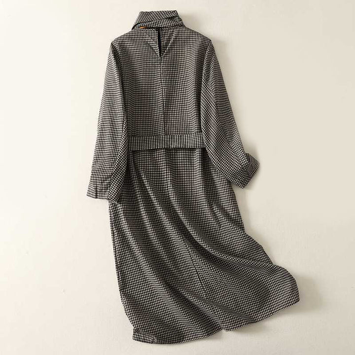 Abito midi a maniche lunghe con tasche, collo alto, motivo scozzese bianco e nero Buddha Stones - image 1