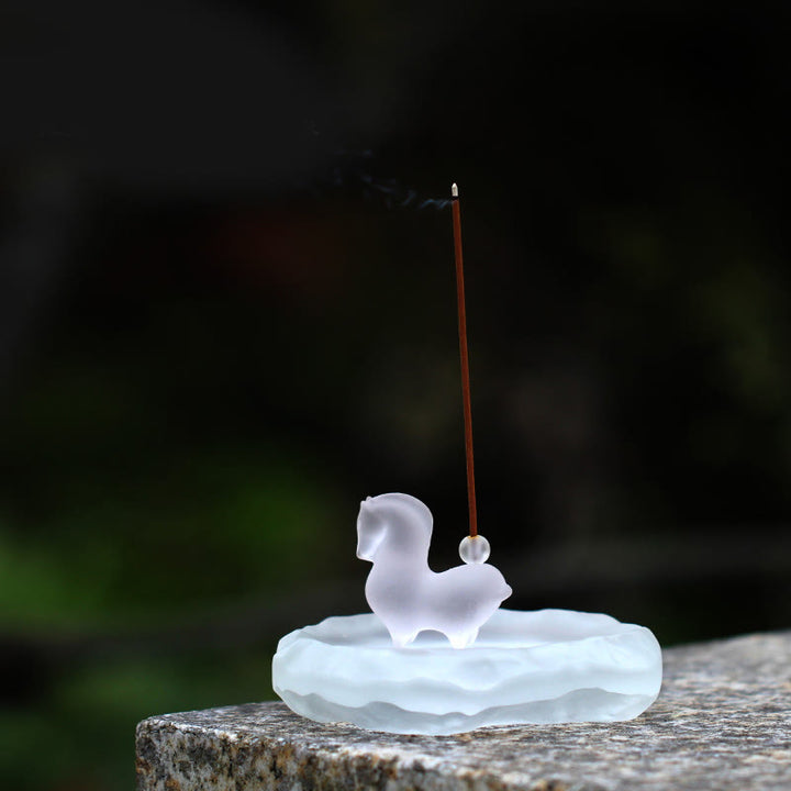 Buddha Stones Anno del Cavallo Baccello di Loto Foglia di Loto Liuli Opera d'Arte di Cristallo Decorazione Energetica per la Casa e l'Ufficio - Cavallo con foro per incenso e cuscinetto con bordo ondulato - image 9
