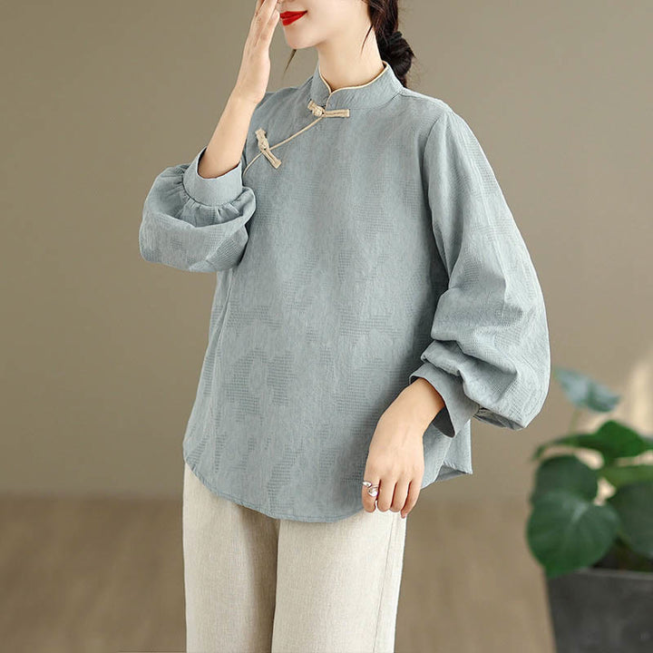 Camicia da donna in cotone a maniche lunghe con colletto rialzato e bottoni a rana, motivo floreale tradizionale Buddha Stones Spring - image 3