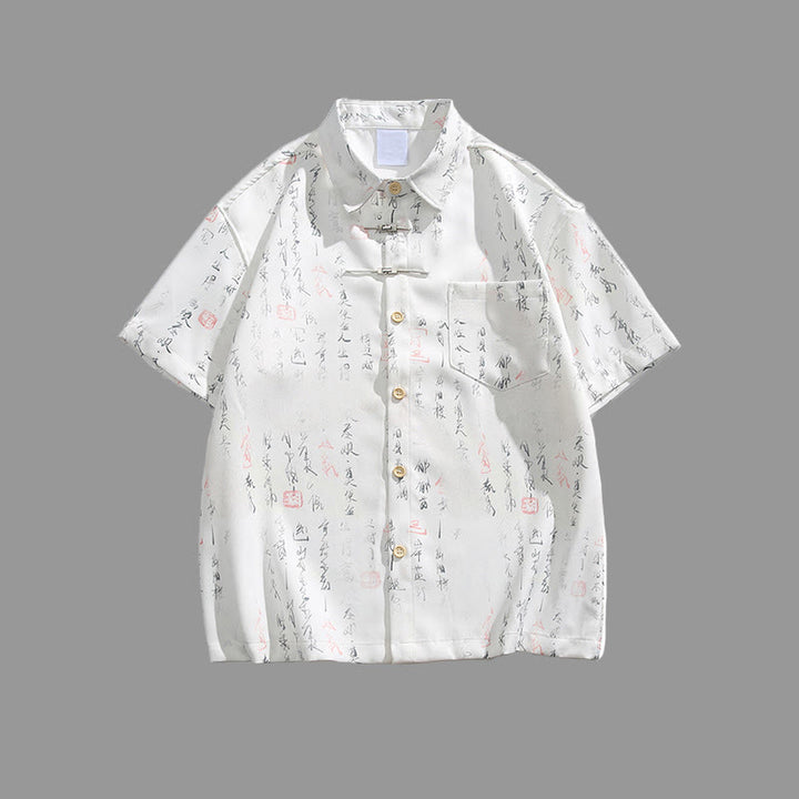 Buddha Stones Camicia da uomo a maniche corte con tasca, chiusura a rana con barra di metallo e motivo stampato con calligrafia - Bianco - US/UK/AU40, EU50 (2XL) - image 2