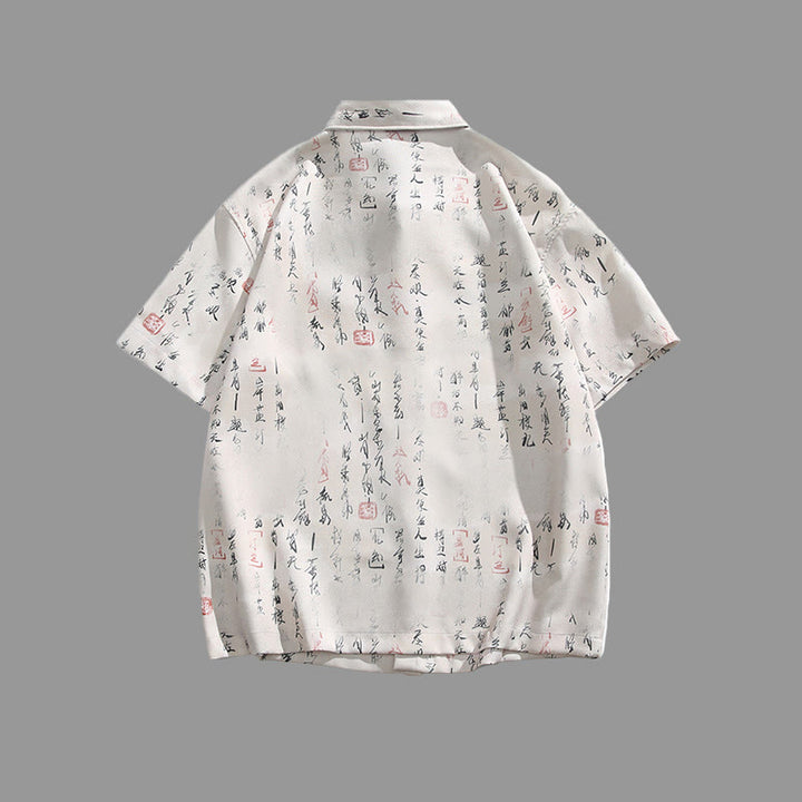 Buddha Stones Camicia da uomo a maniche corte con tasca, chiusura a rana con barra di metallo e motivo stampato con calligrafia - image 1