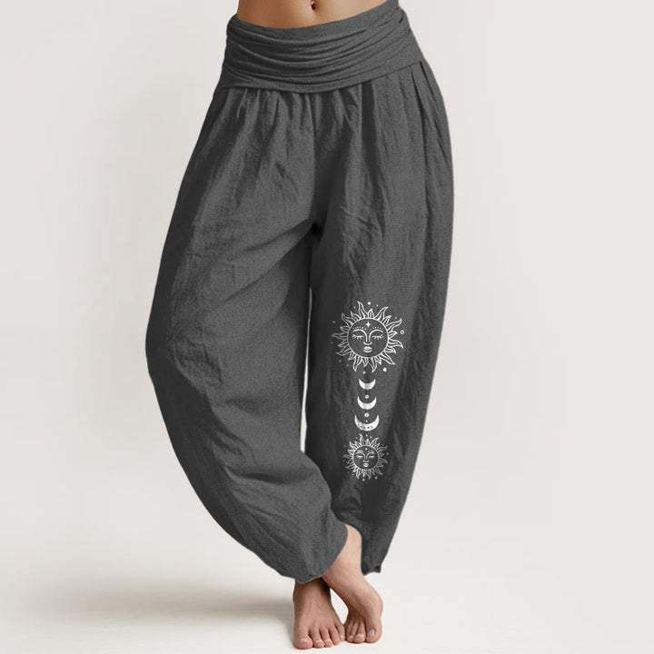Buddha Stones Pantaloni harem in puro cotone con elastico in vita e motivo sole-luna bohémien da donna - Grigio tenue - US16, UK/AU20, EU48 (3XL) - image 0