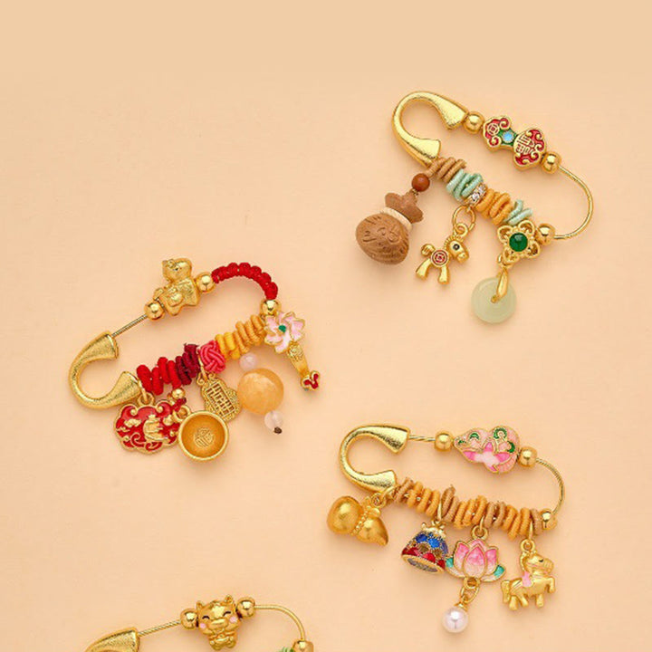 Buddha Stones Spilla portafortuna con fibbia della pace e manico Ruyi, simbolo dell'anno del cavallo Fu, loto, attrae fortuna - image 18