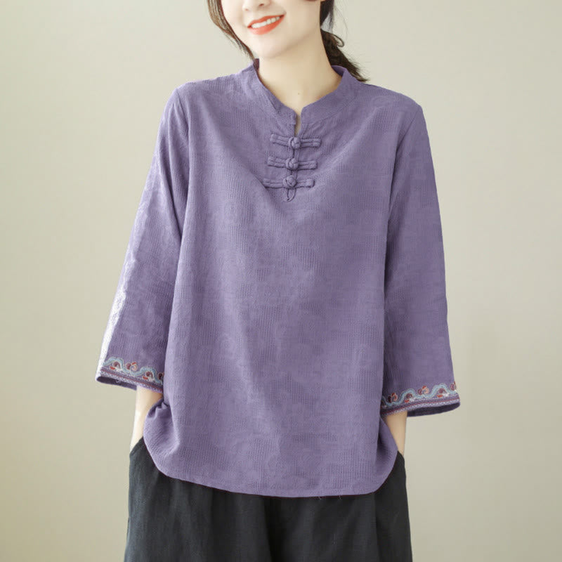 Camicia da donna in cotone con colletto rialzato, maniche a tre quarti ricamate, bottoni a rana in jacquard Buddha Stones - image 4
