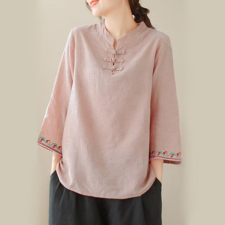 Camicia da donna in cotone con colletto rialzato, maniche a tre quarti ricamate, bottoni a rana in jacquard Buddha Stones - image 29