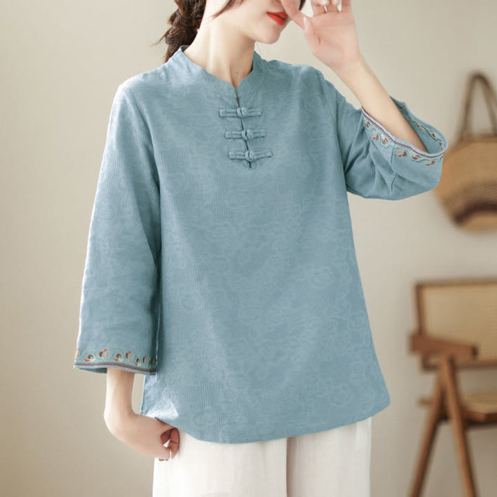 Camicia da donna in cotone con colletto rialzato, maniche a tre quarti ricamate, bottoni a rana in jacquard Buddha Stones - image 8