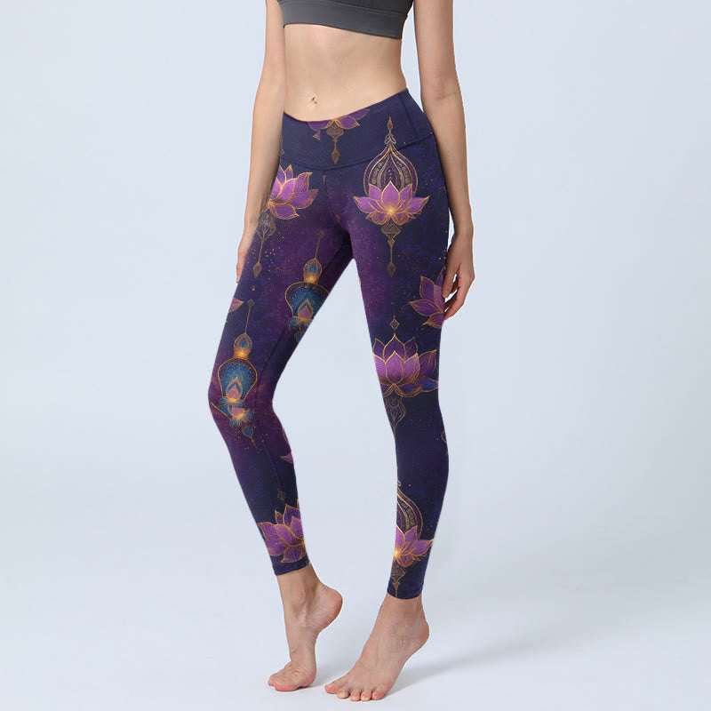 Buddha Stones Leggings da palestra con stampa di lanterne a forma di fiore di loto da sogno, pantaloni da yoga da donna - Indaco - US18, UK/AU22, EU50 (4XL) - image 0