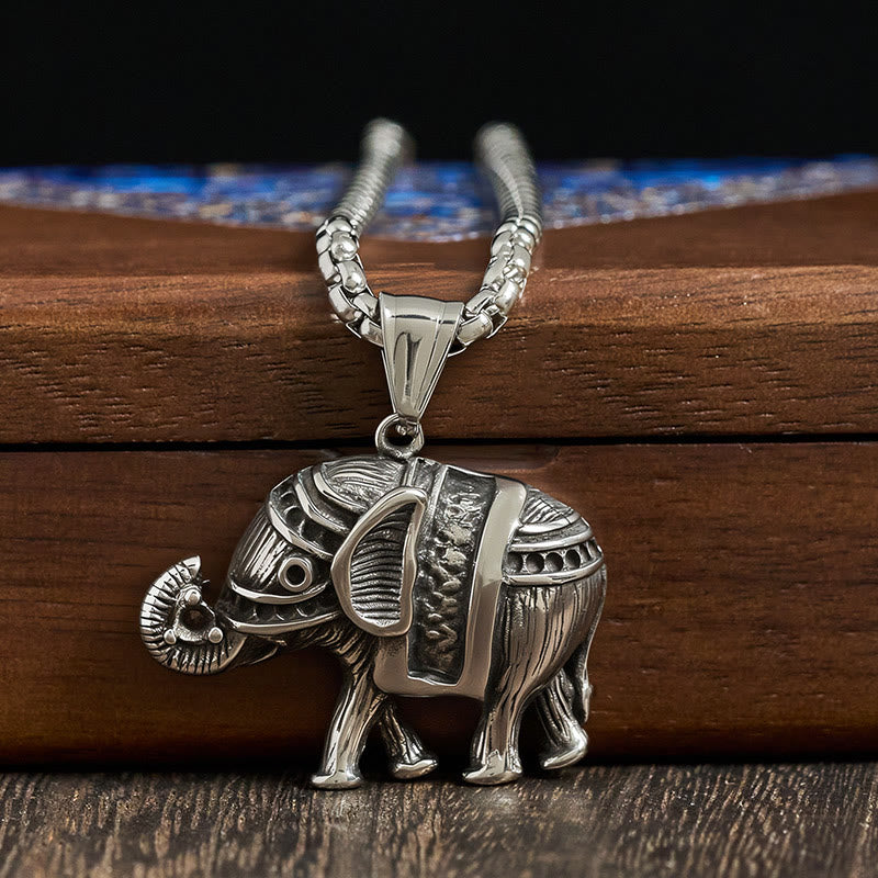 Ciondoli per collana rinforzati con elefante in acciaio al titanio Buddha Stones - image 2