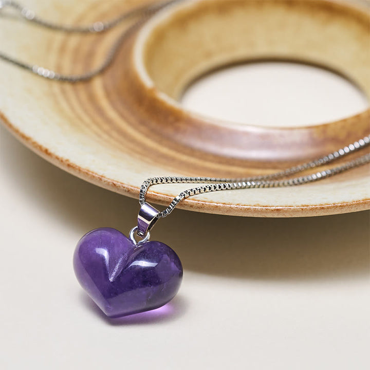 Collana con ciondolo a forma di cuore in Buddha Stones, ametista, topazio, cristallo rosa, opale, occhio di tigre, cristallo bianco, diaspro rosso, amazzonite, avventurina verde, ossidiana nera, citrino. - image 3