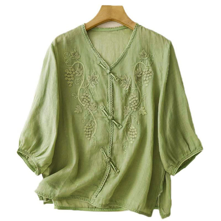 Buddha Stones Camicia da donna in cotone con maniche a tre quarti, motivo a uva ricamata, design in pizzo e bottoni a rana - image 4