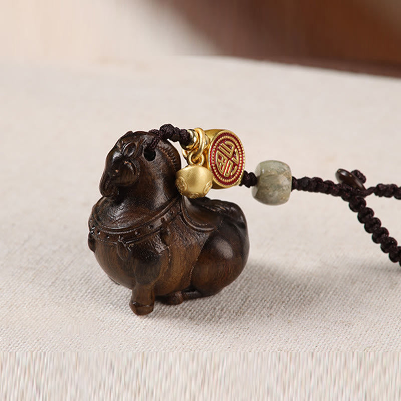 Buddha Stones Portachiavi con piccola foglia di sandalo rosso e vari tipi di sandalo, simbolo dell'anno del cavallo Fu - image 13