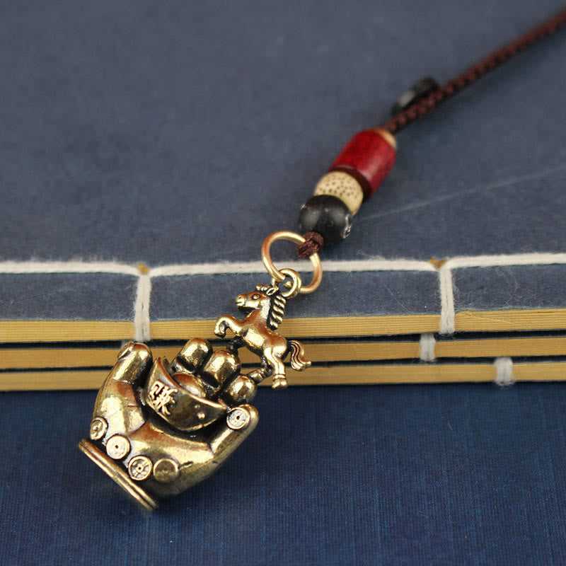 Buddha Stones Portachiavi con cinque monete dell'Imperatore in rame e ottone dell'anno del cavallo - Cavallo con perline giallo chiaro nero - image 1