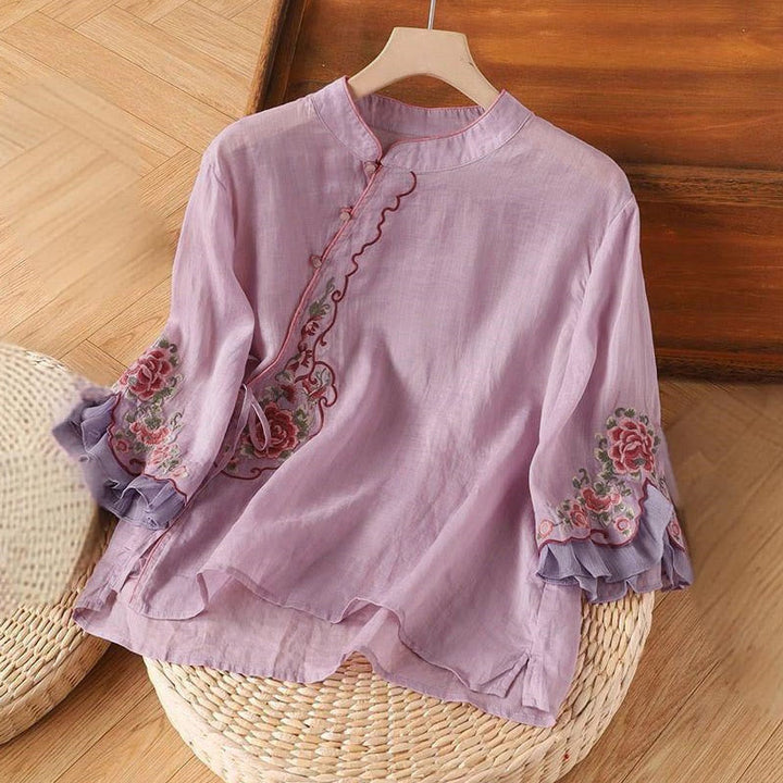 Camicia da donna con maniche a tre quarti, casual e ampia, con ricamo di peonie e bottoni a rana, motivo Buddha Stones - Prugna - US14, UK/AU18, EU46 (4XL) - image 3