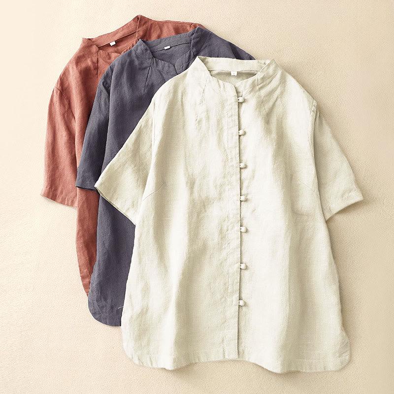 Camicia da donna estiva Buddha Stones a maniche corte con colletto alla coreana, spacchi laterali e chiusura con bottoni a rana. - image 17