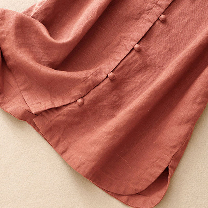 Camicia da donna estiva Buddha Stones a maniche corte con colletto alla coreana, spacchi laterali e chiusura con bottoni a rana. - image 10