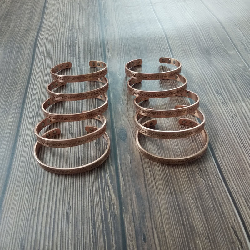 Buddha Stones Bracciale rigido aperto con motivo inciso in rame - image 7