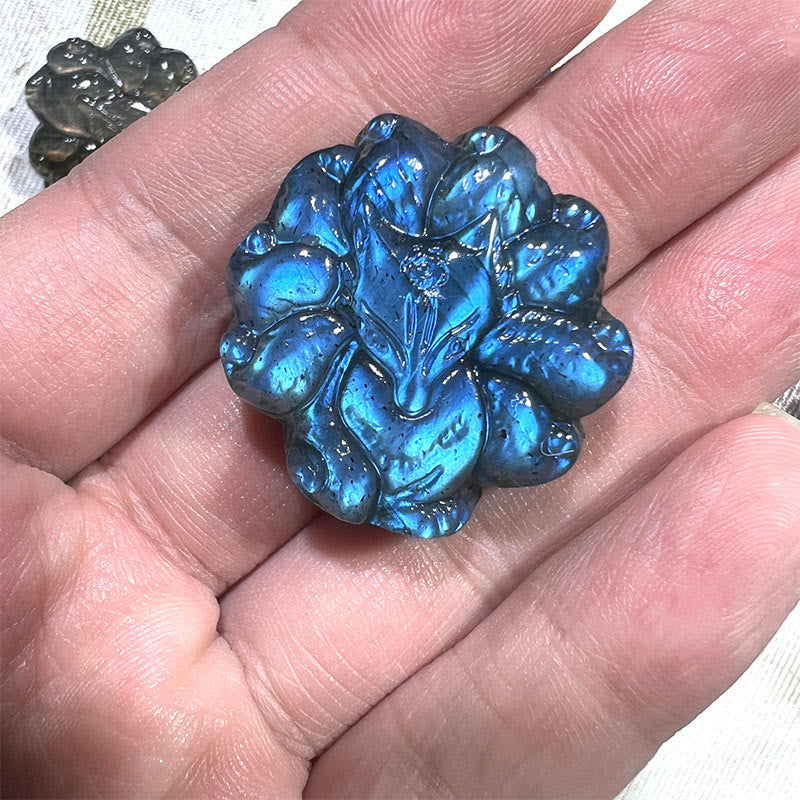 Buddha Stones Statuetta in labradorite intagliata a forma di volpe a nove code, decorazione della statua della saggezza e della guarigione - Volpe a nove code 4,5*1,3 cm - image 0