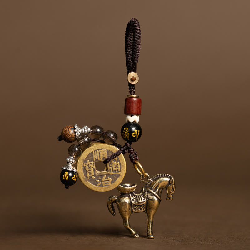 Buddha Stones Portachiavi con cinque monete dell'imperatore in rame e ottone dell'anno del cavallo, Om Mani Padme Hum, protezione - Lingotto Om Mani Padme Hum Cavallo (dimensioni: 36*31 mm) - image 0