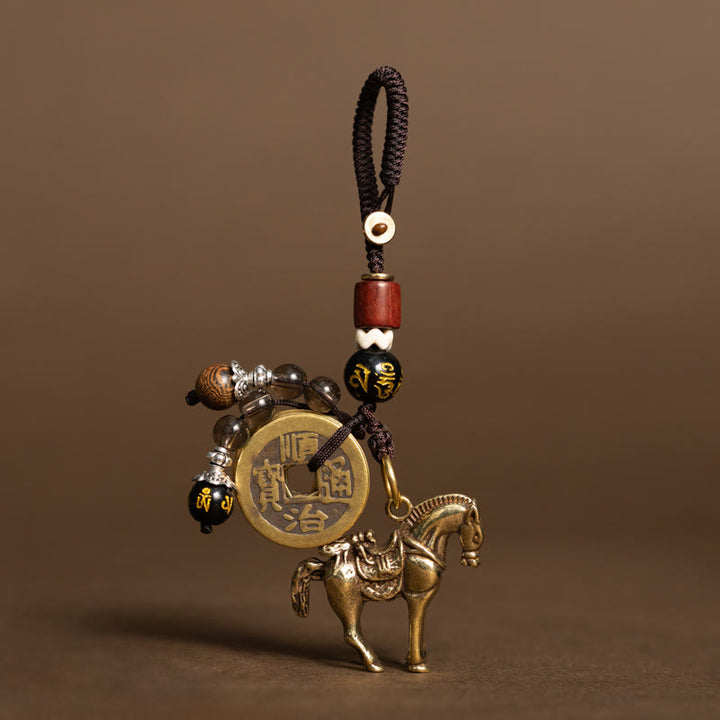 Buddha Stones Portachiavi con cinque monete dell'imperatore in rame e ottone dell'anno del cavallo, Om Mani Padme Hum, protezione - Cavallo Om Mani Padme Hum (dimensioni: 36 * 31 mm) - image 1
