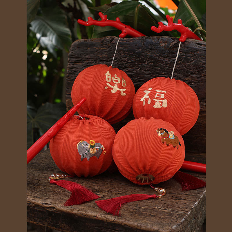 Buddha Stones Decorazione da appendere con ricamo a forma di corda rossa Fu dell'anno del cavallo - image 16