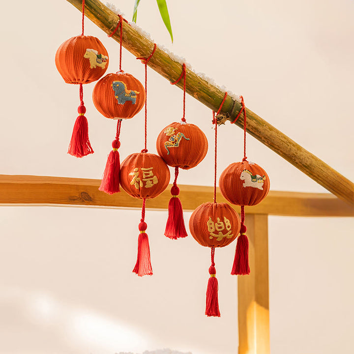 Buddha Stones Decorazione da appendere con ricamo a forma di corda rossa Fu dell'anno del cavallo - image 14