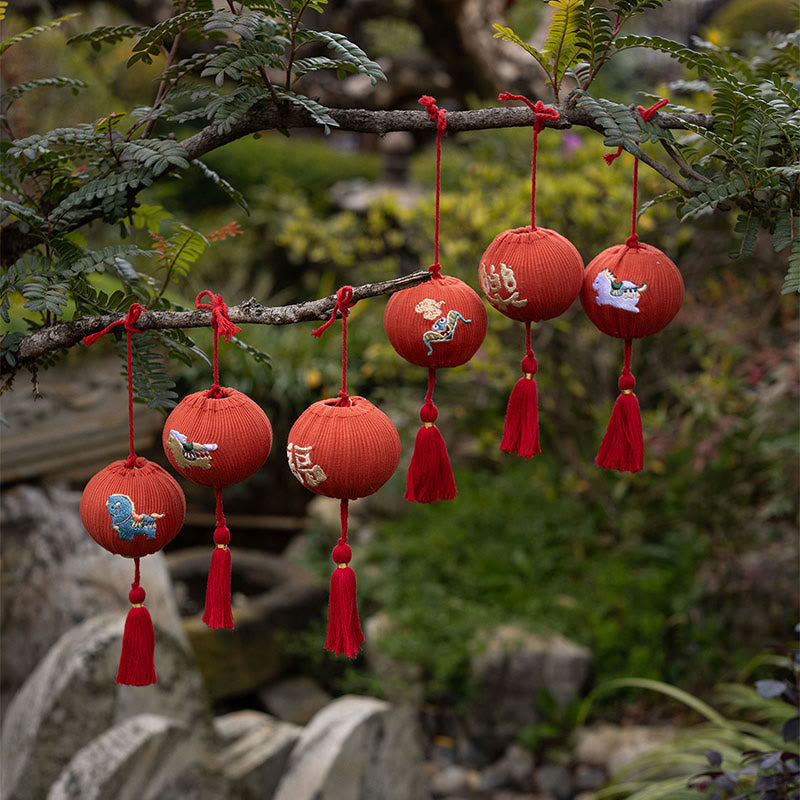Buddha Stones Decorazione da appendere con ricamo a forma di corda rossa Fu dell'anno del cavallo - image 15