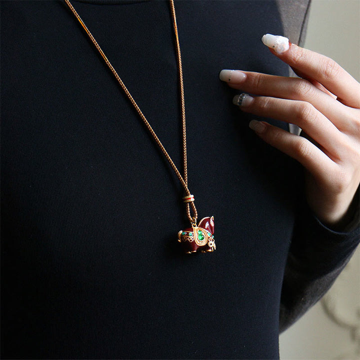 Buddha Stones Collana con pendenti in ottone e rame dell'anno del cavallo - image 1