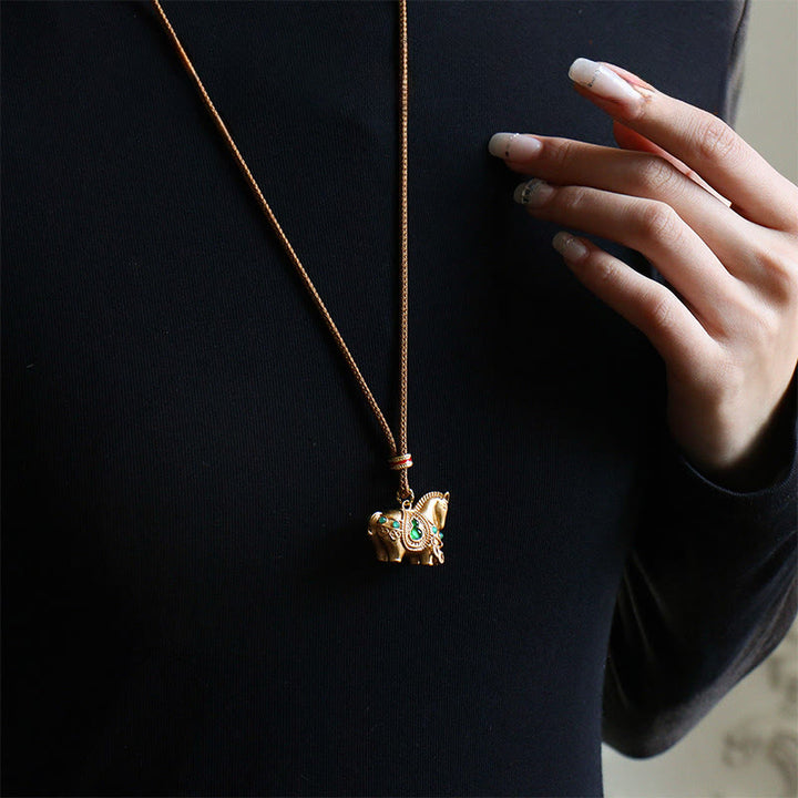 Buddha Stones Collana con pendenti in ottone e rame dell'anno del cavallo - image 3