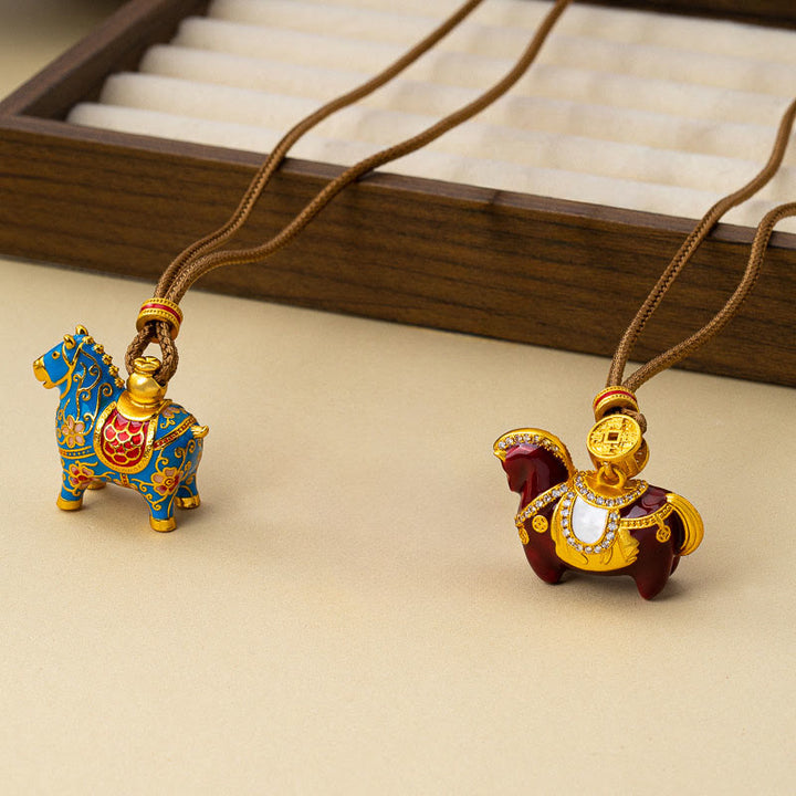 Buddha Stones Collana con pendenti in rame della ricchezza dell'anno del cavallo - image 3