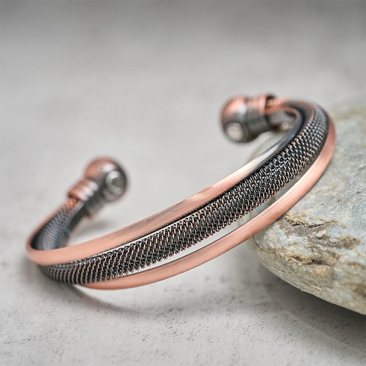 Buddha Stones Bracciale rigido aperto con motivo floreale in rame intrecciato e motivo a polsino con motivo a fiori - image 1