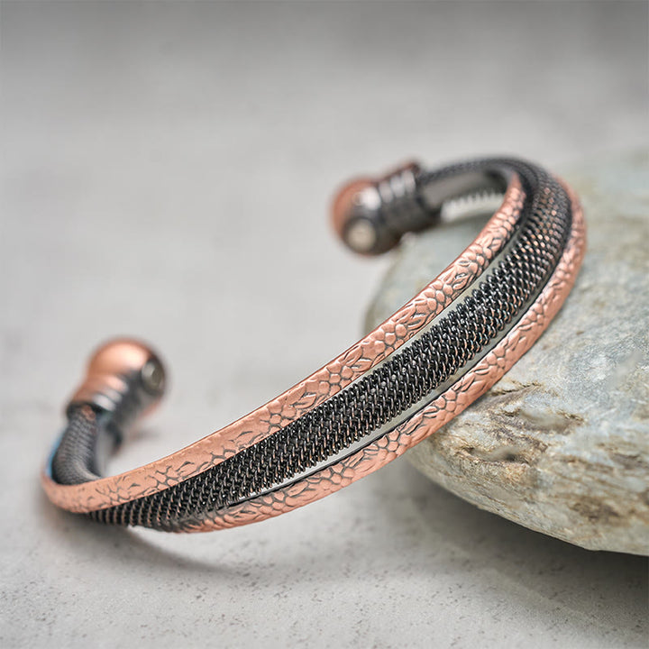 Buddha Stones Bracciale rigido aperto con motivo floreale in rame intrecciato e motivo a polsino con motivo a fiori - image 7