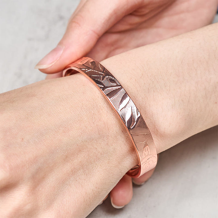 Buddha Stones Bracciale rigido aperto con motivo floreale a rosa e portafortuna in rame - image 3