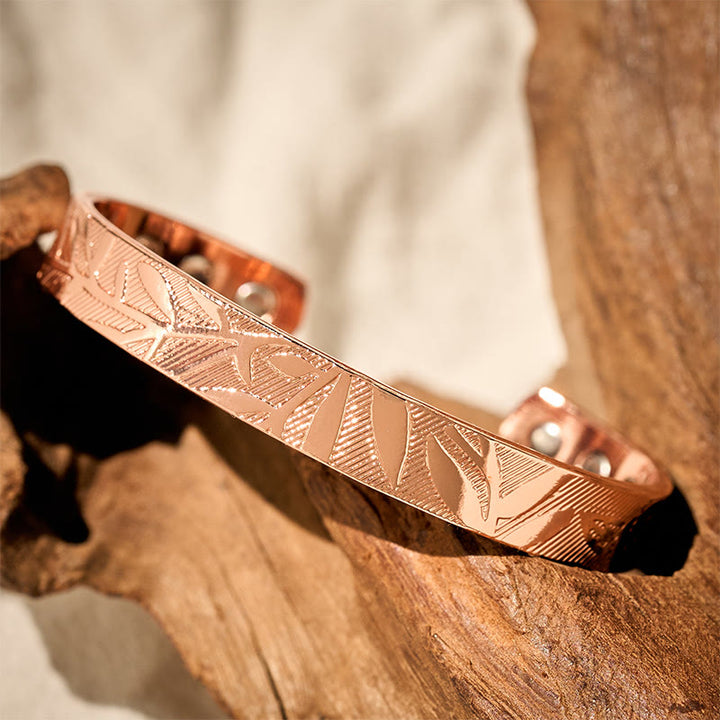 Buddha Stones Bracciale rigido aperto con motivo floreale a rosa e portafortuna in rame - image 2