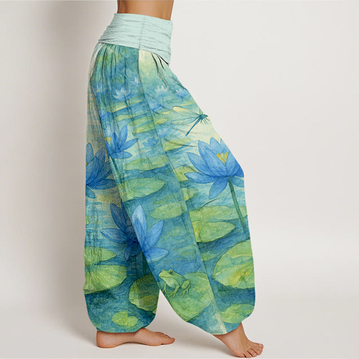 Buddha Stones Pantaloni harem da donna in puro cotone, freschi, eleganti, con motivo a fiori di loto, foglie, libellule e rane, con elastico in vita. - image 2