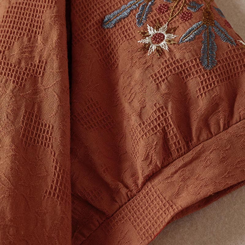 T-shirt da donna a maniche corte con colletto e motivo floreale casual Buddha Stones. - image 17