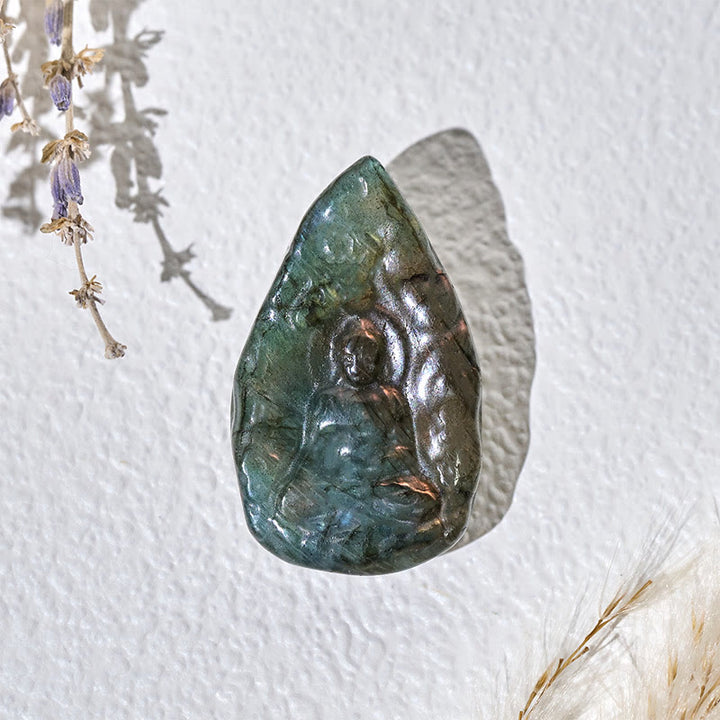 Buddha Stones Statua di Buddha in labradorite naturale con incisione a forma di lacrima, decorazione per la casa - image 1